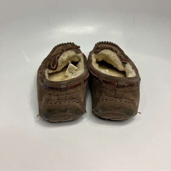 UGG fur lined slippers size 7 - Picture 3 of 6